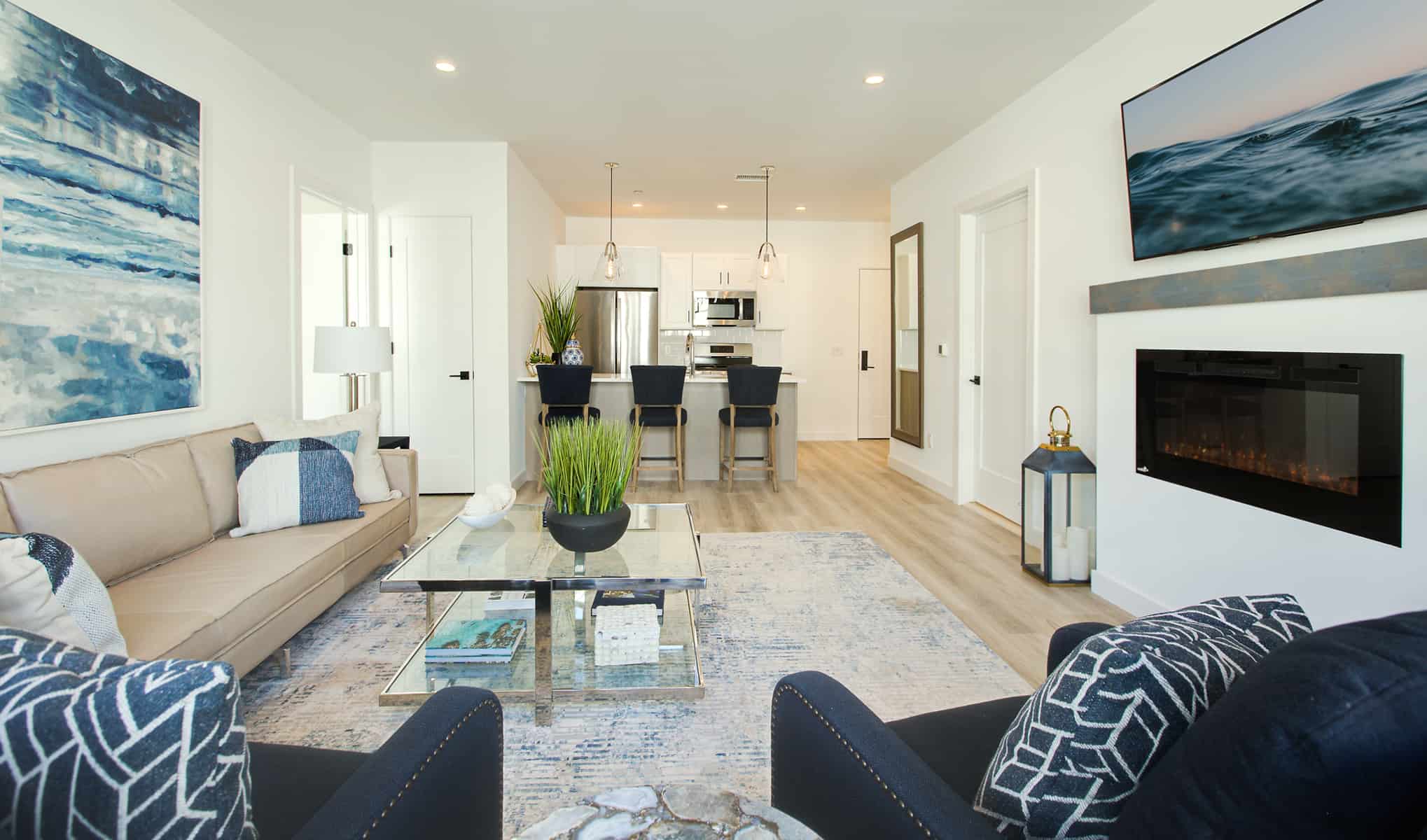 Overbay Living Room / Kitchen